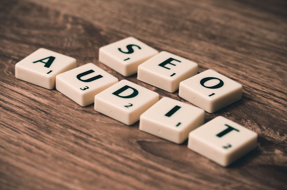 Comparison chart of natural keyword placement versus keyword stuffing in content
